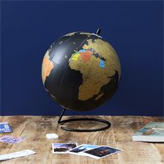 GLOBE A GRATTER